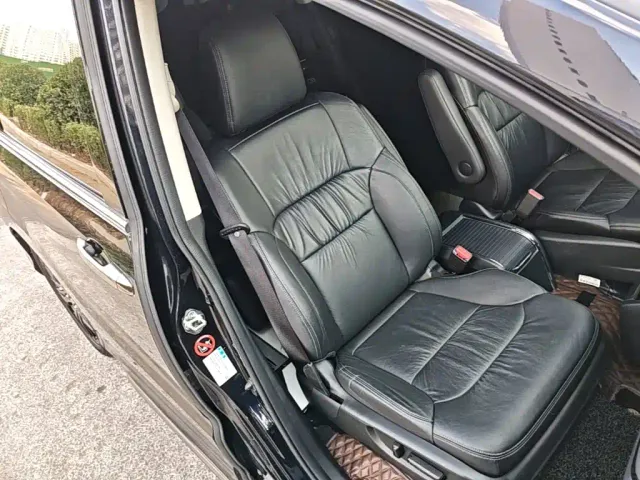 Honda Odyssey — Фото автомобиля 24
