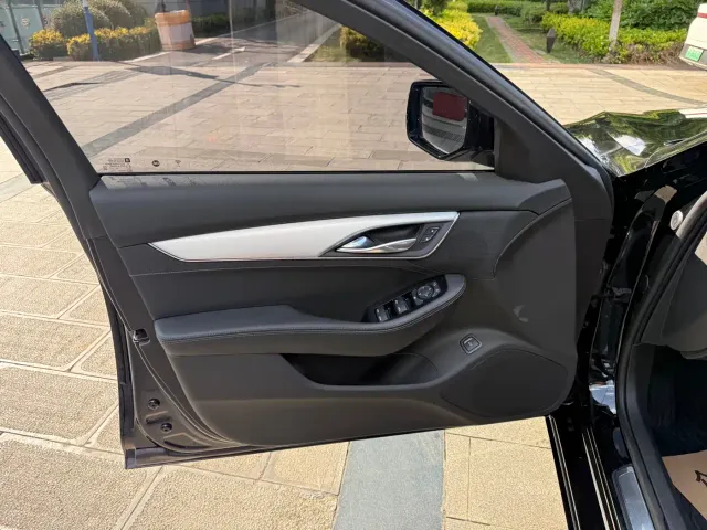 Cadillac CT5 — Фото автомобиля 17