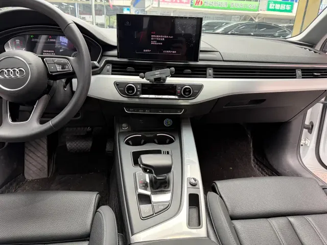 Audi A4L — Фото автомобиля 19