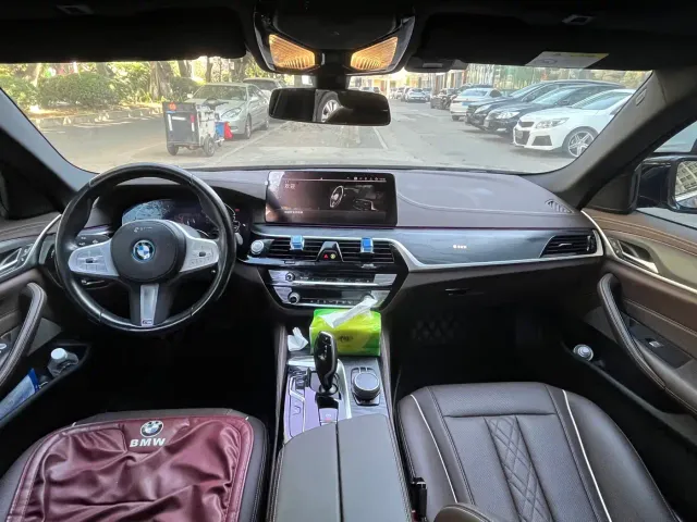 BMW 5 Series — Фото автомобиля 5
