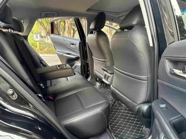 Toyota Harrier — Фото автомобиля 14