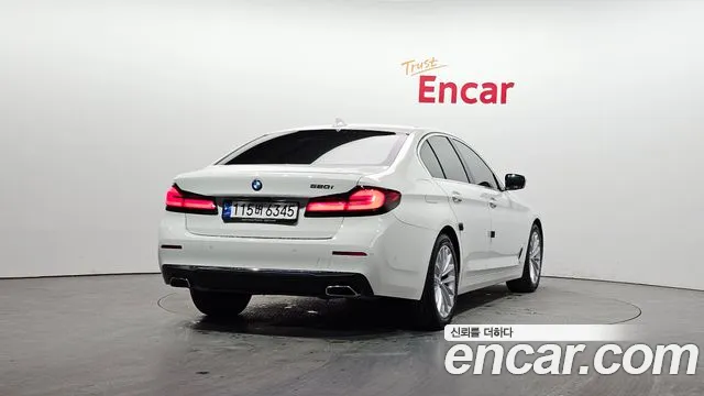 BMW 5-Series — Фото автомобиля 2