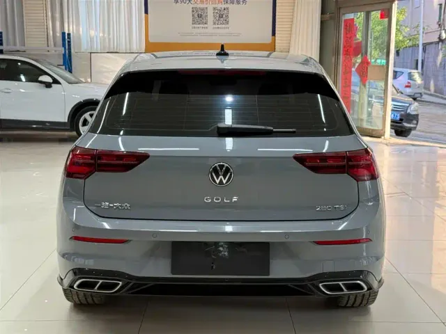 Volkswagen Golf — Фото автомобиля 5