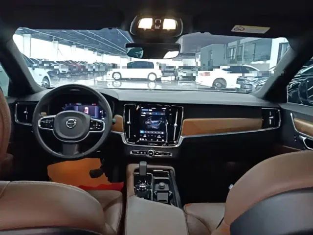 Volvo S90 — Фото автомобиля 9
