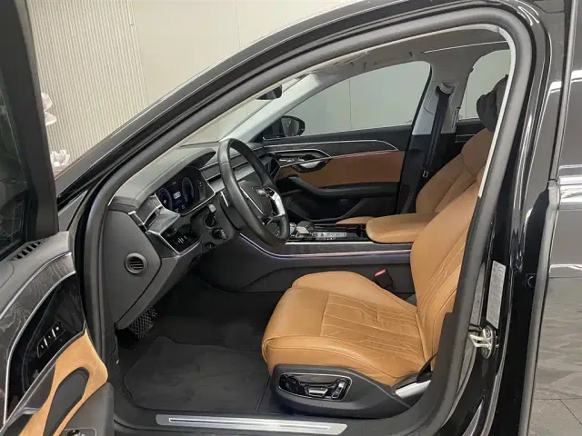 Audi A8 — Фото автомобиля 16