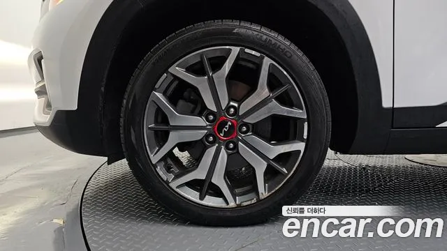 Kia Seltos — Фото автомобиля 5