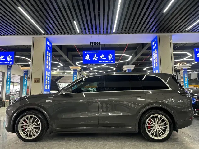 Li Auto L9 — Фото автомобиля 5