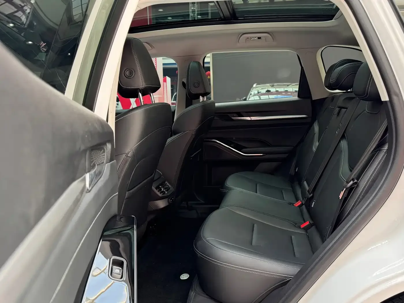 Haval Haval H6 2024 Model 1.5T 2WD Classic Edition — Фото автомобиля 9