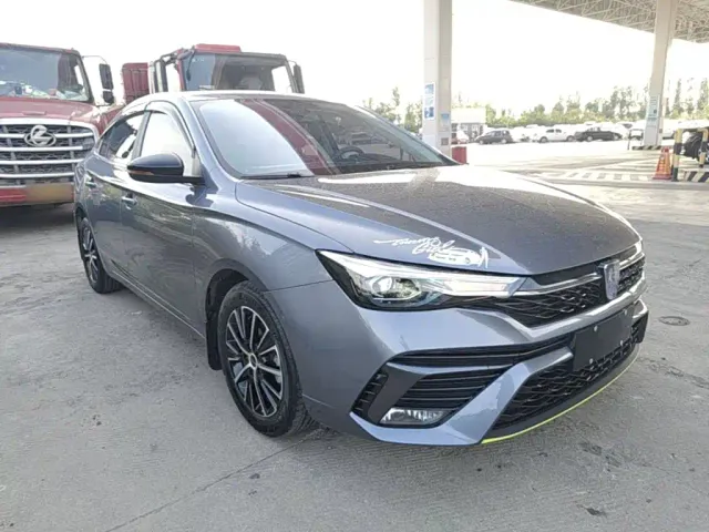 Roewe i5 — Фото автомобиля 3