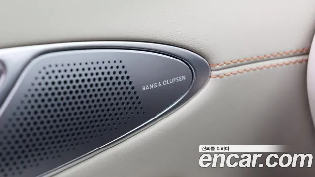 Genesis GV70 — Фото автомобиля 19