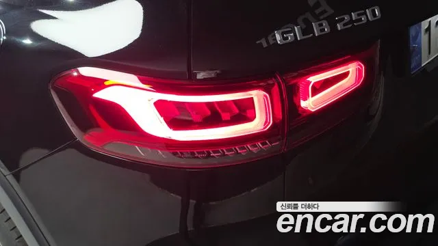 Mercedes-Benz GLB-Class — Фото автомобиля 21
