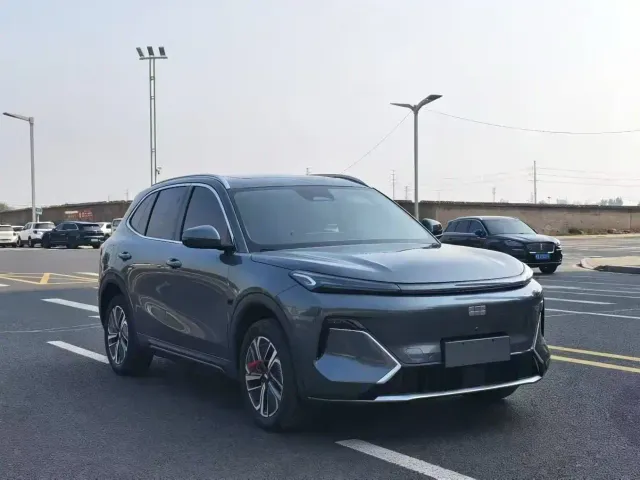 Geely Galaxy Starship 7 EM-i — Фото автомобиля 3