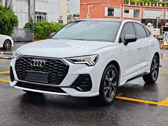 Фотография автомобиля — Audi Q3 Sportback