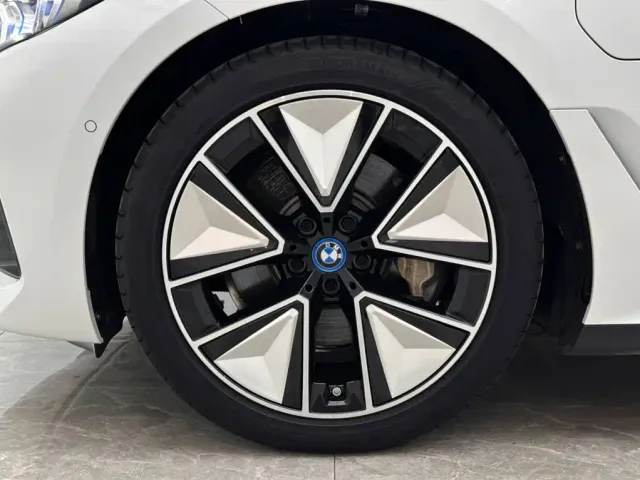 BMW i3 — Фото автомобиля 19
