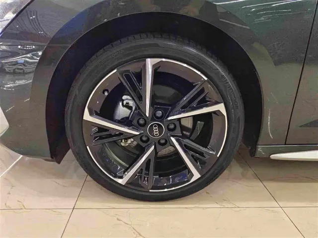 Audi Audi A3 2023 Facelift Sportback 35 TFSI Fashion Sport — Фото автомобиля 18