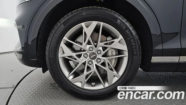 Genesis GV70 2.5T Бензин AWD — Фото автомобиля 4