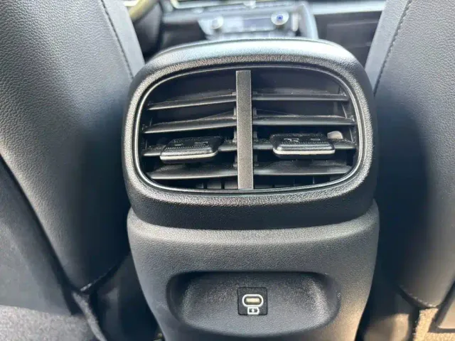 Hyundai Elantra — Фото автомобиля 12