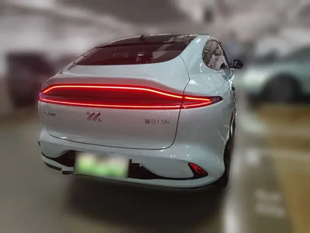 IM Motors LS6 — Фото автомобиля 4