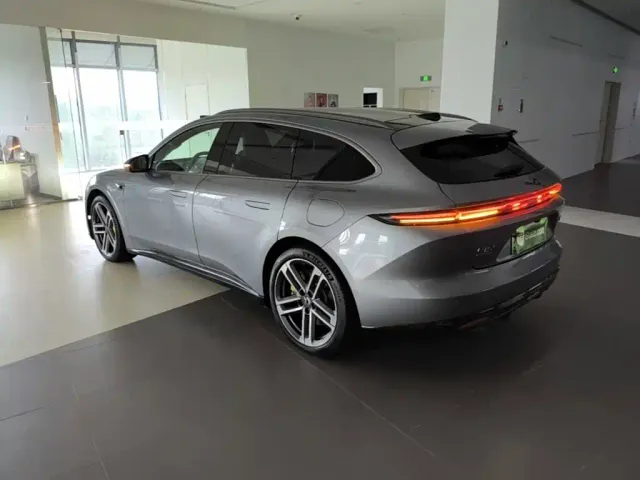 Nio ET5 Touring — Фото автомобиля 4