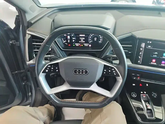 Audi Q4 e-tron — Фото автомобиля 10
