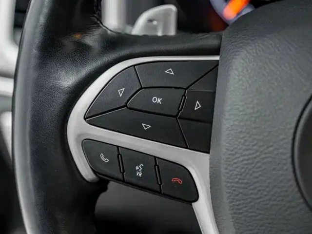 Jeep Grand Cherokee — Фото автомобиля 9