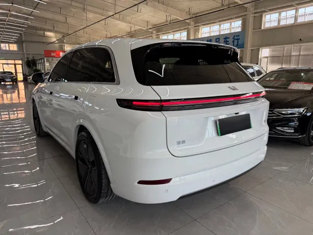 Li Auto L7 — Фото автомобиля 6