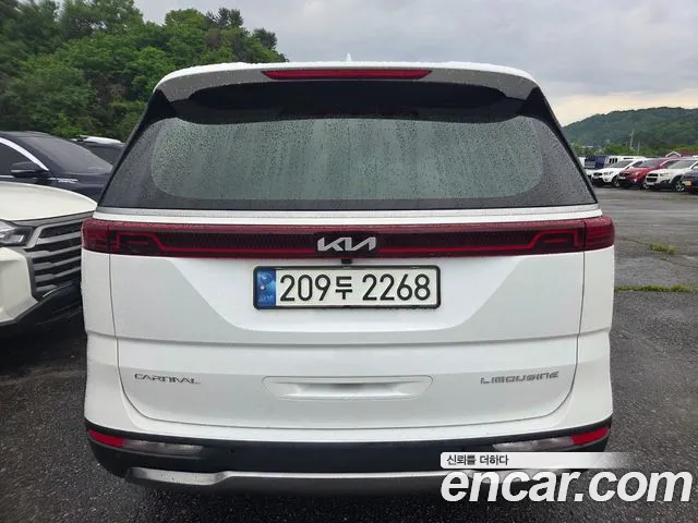 Kia Carnival Generation 4 — Фото автомобиля 6