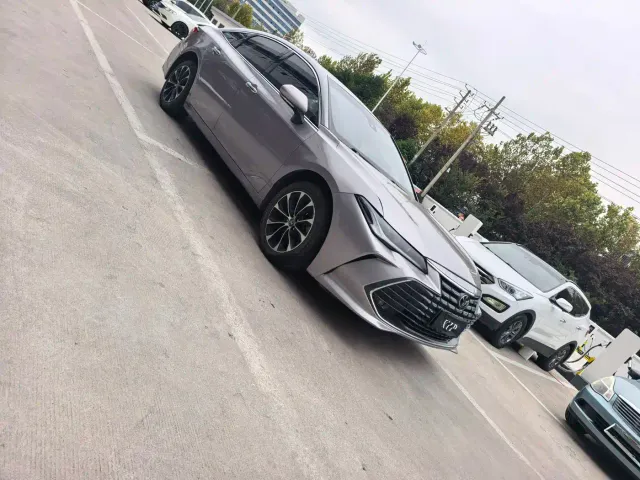 Toyota Avalon — Фото автомобиля 3