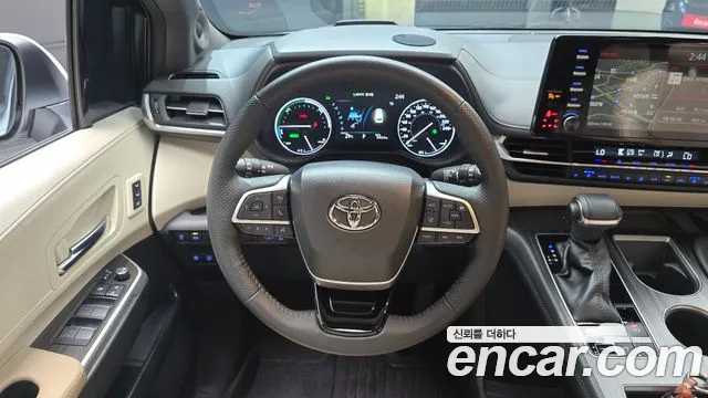 Toyota Sienna — Фото автомобиля 13