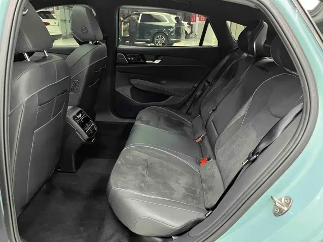Volkswagen Passat — Фото автомобиля 19