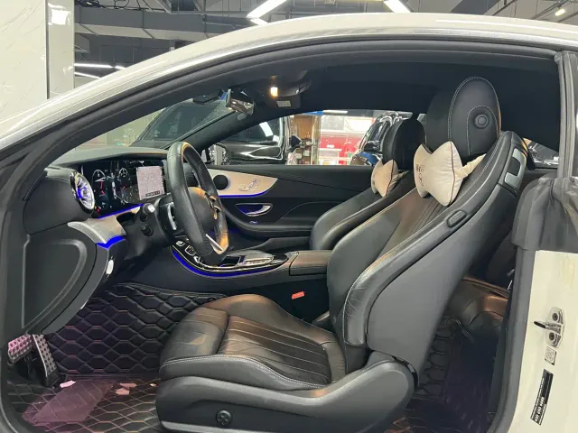 Mercedes-Benz E-Class — Фото автомобиля 4