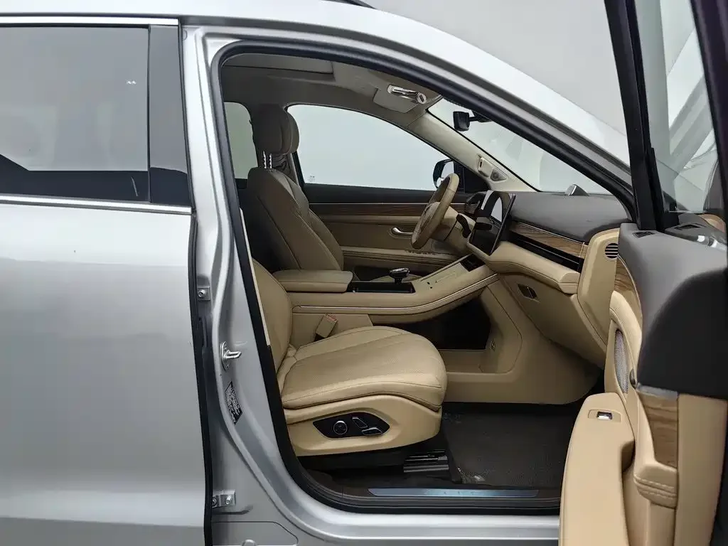 AITO Wenjie AITO M7 2024 1.5T Smart AWD Max Edition 5-Seater — Фото автомобиля 23