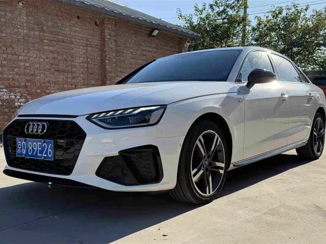 Фотография автомобиля — Audi A4L