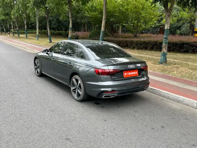 Audi A4L — Фото автомобиля 2