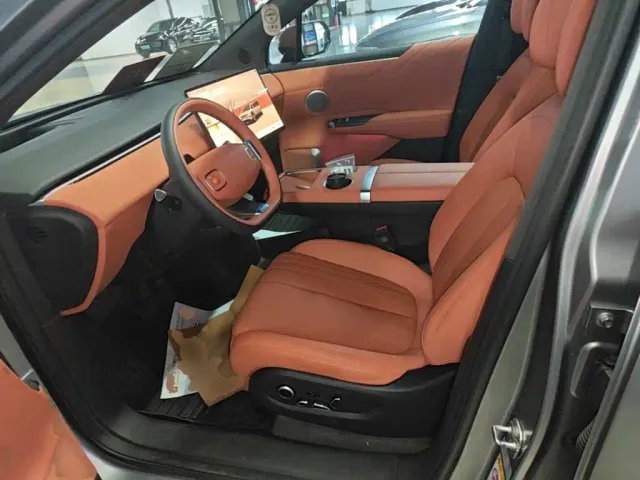 Changan Qiyuan E07 — Фото автомобиля 14