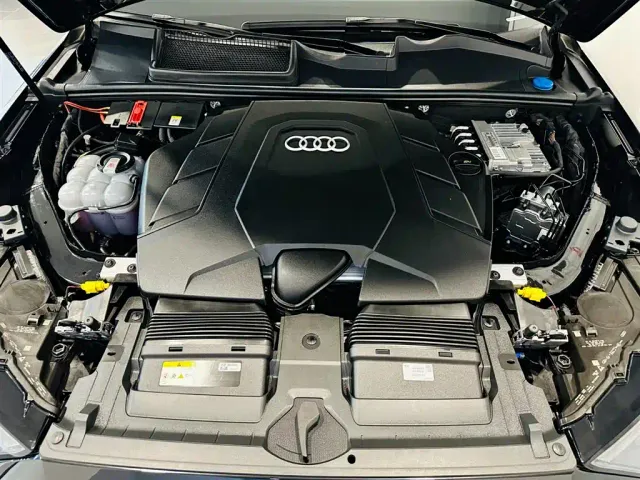 Audi Q7 — Фото автомобиля 9
