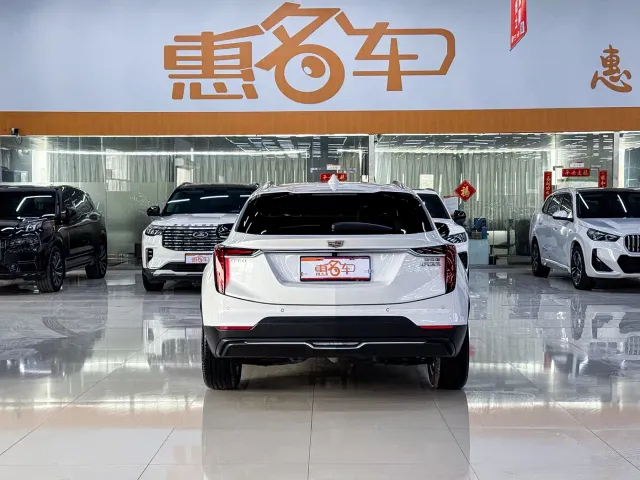 Cadillac GT4 — Фото автомобиля 11