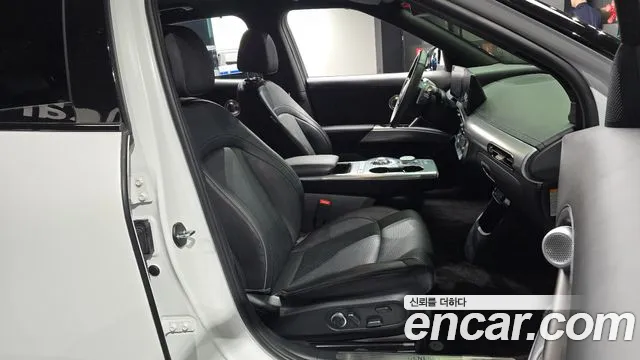 Genesis GV60 — Фото автомобиля 18