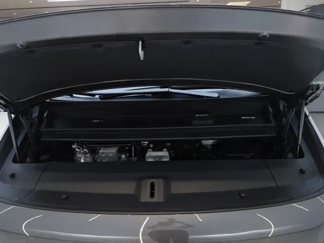Li Auto MEGA — Фото автомобиля 18