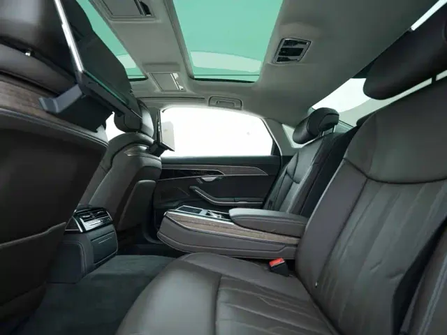 Audi A8 — Фото автомобиля 20