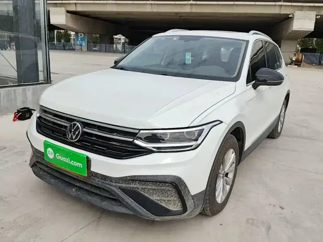 Фотография автомобиля — Volkswagen Tiguan L