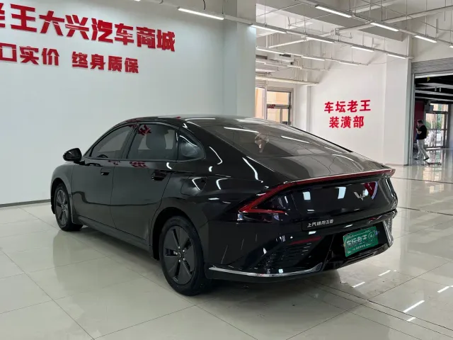 Wuling Starlight — Фото автомобиля 12