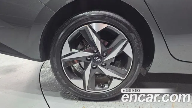 Hyundai AVANTE Avante (CN7) — Фото автомобиля 4