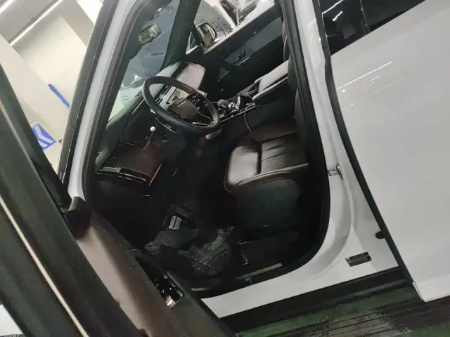 Land Rover Range Rover Sport — Фото автомобиля 5