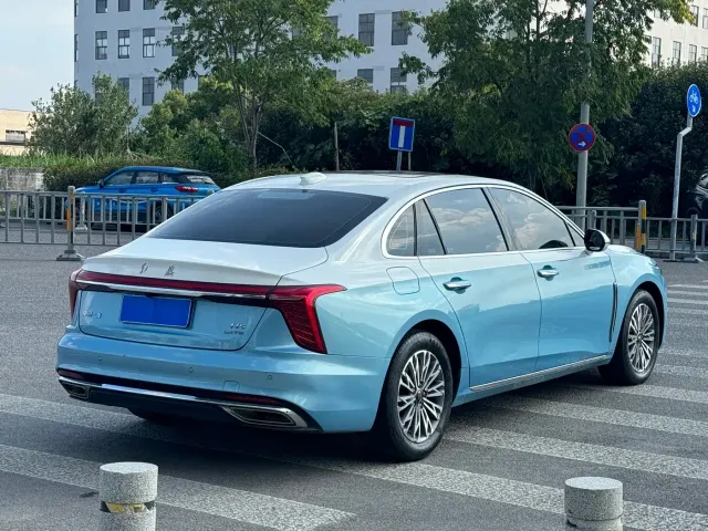 Hongqi H5 — Фото автомобиля 8