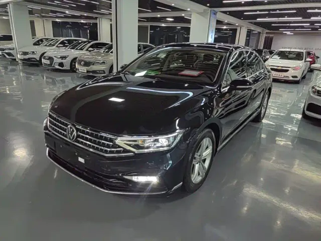 Фотография автомобиля — Volkswagen Magotan