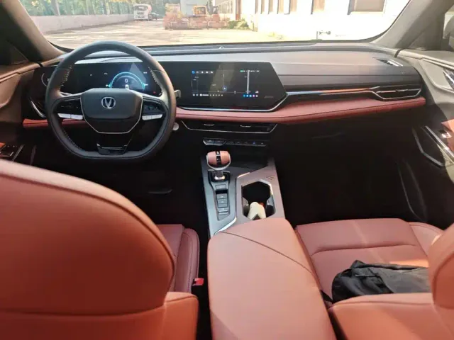 Changan X5 Plus — Фото автомобиля 9