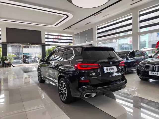 BMW X5 — Фото автомобиля 4