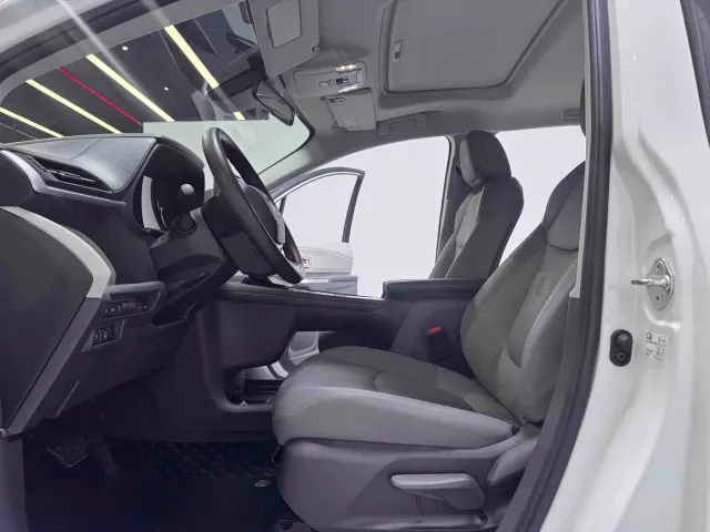 Toyota Granvia — Фото автомобиля 5