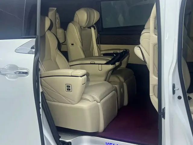 Toyota Vellfire — Фото автомобиля 10